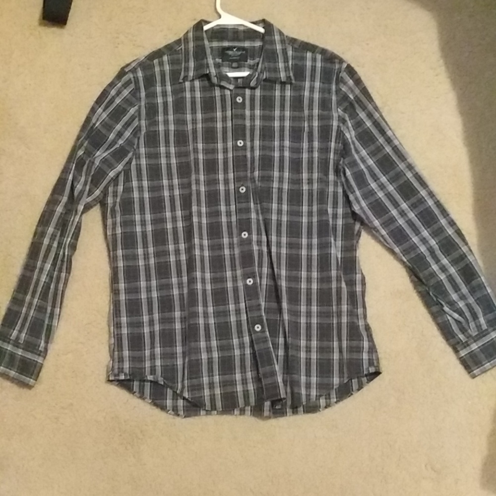 Long sleeve button-up plaid blue and gray